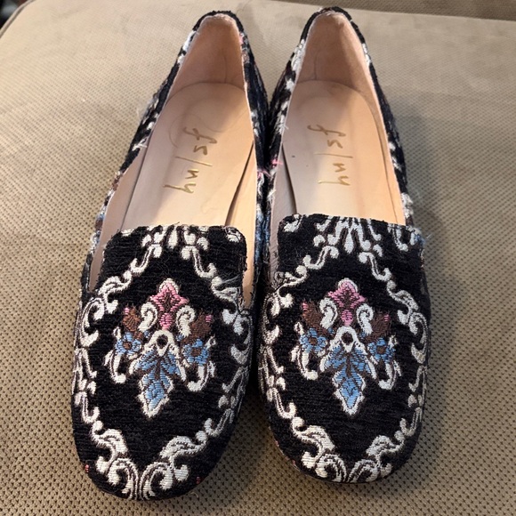 French Sole Shoes - Embroidered Black Floral Loafers - Women's Slip-On Flats
